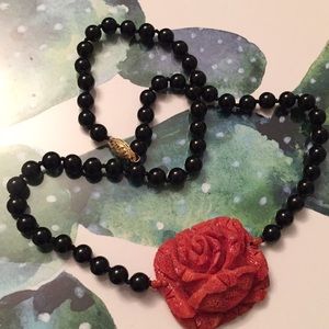 14k carved sponge coral black onyx rose necklace